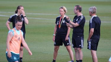 Der DFB muss das Trainerteam der Frauen-Nationalmannschaft neu besetzen