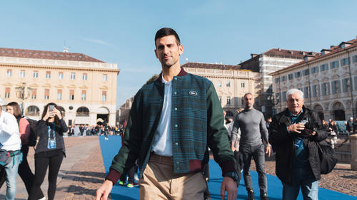 Novak Djokovic bei der Spielerpräsentation in Turin