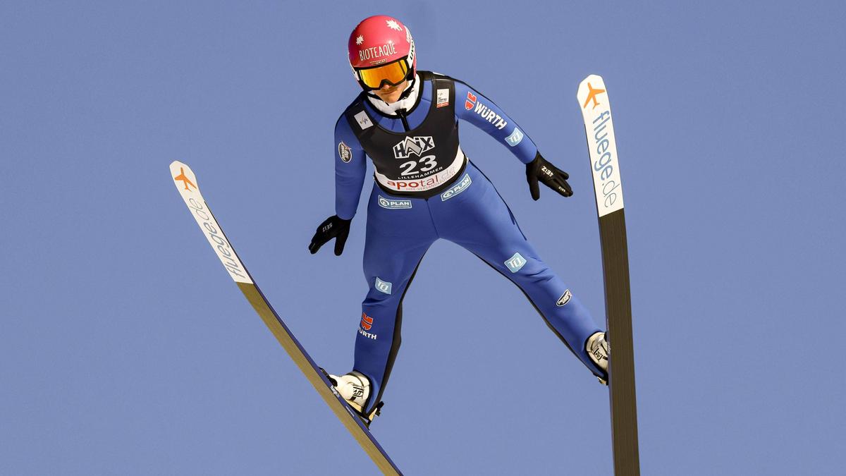 Luisa Görlich springt in Engelberg