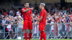 Verlässt Bryan Zaragoza (r.) den FC Bayern?
