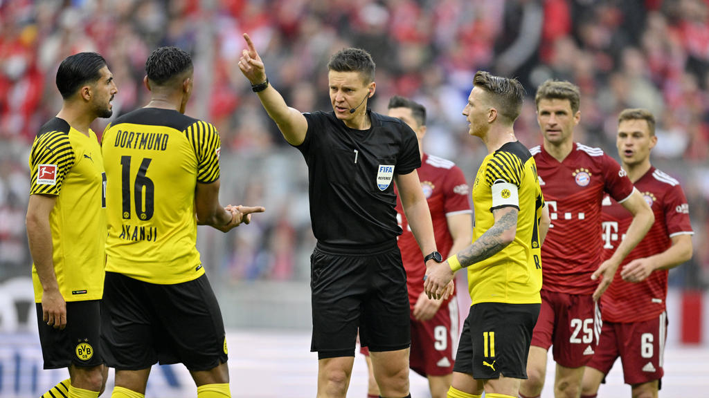 Siebert im Fokus: Der BVB fühlte sich gegen den FC Bayern ungerecht behandelt Siebert im Fokus: Der BVB fühlte sich gegen den FC Bayern ungerecht behandelt