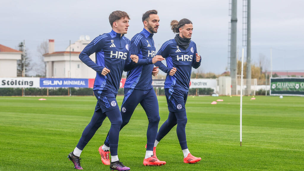 Taylan Bulut (r.) wird den FC Schalke 04 wohl im Sommer verlassen Taylan Bulut (r.) wird den FC Schalke 04 wohl im Sommer verlassen
