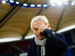 Warum so angeschlagen, Herr van Marwijk? Bereits vor dem Spiel gegen den FSV Mainz scheint der Hamburger Coach sich nicht wirklich auf den Anstoß zu freuen.