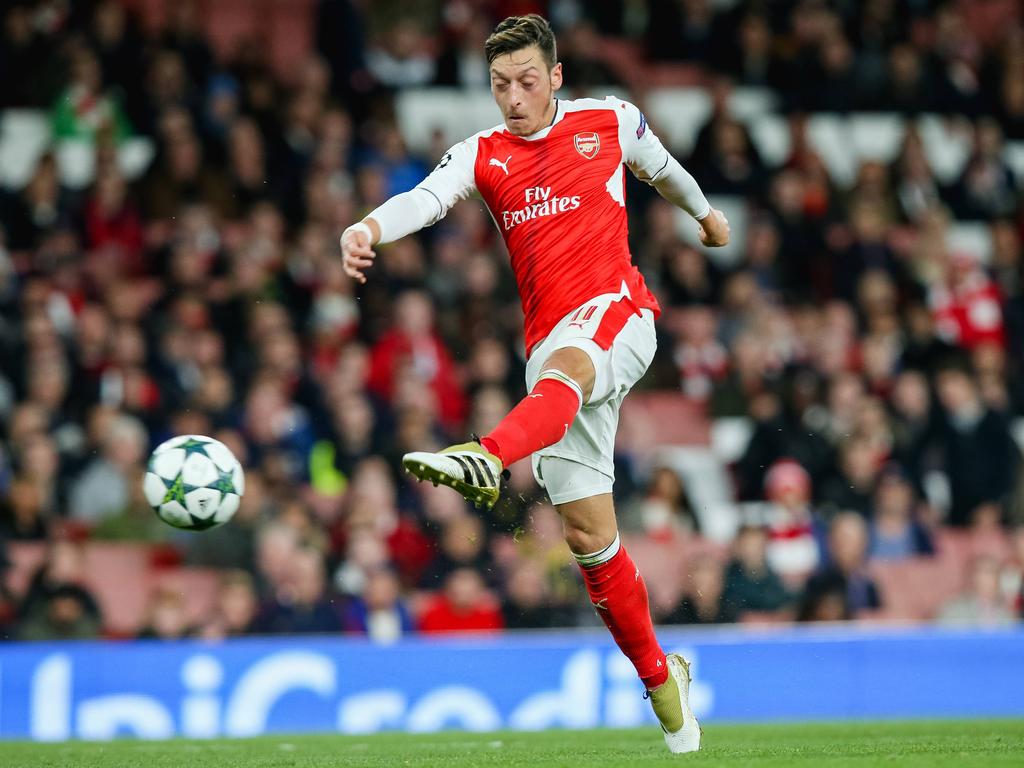 Mesut Özil spielt mit Arsenal im Fernduell gegen Paris um den Gruppensieg