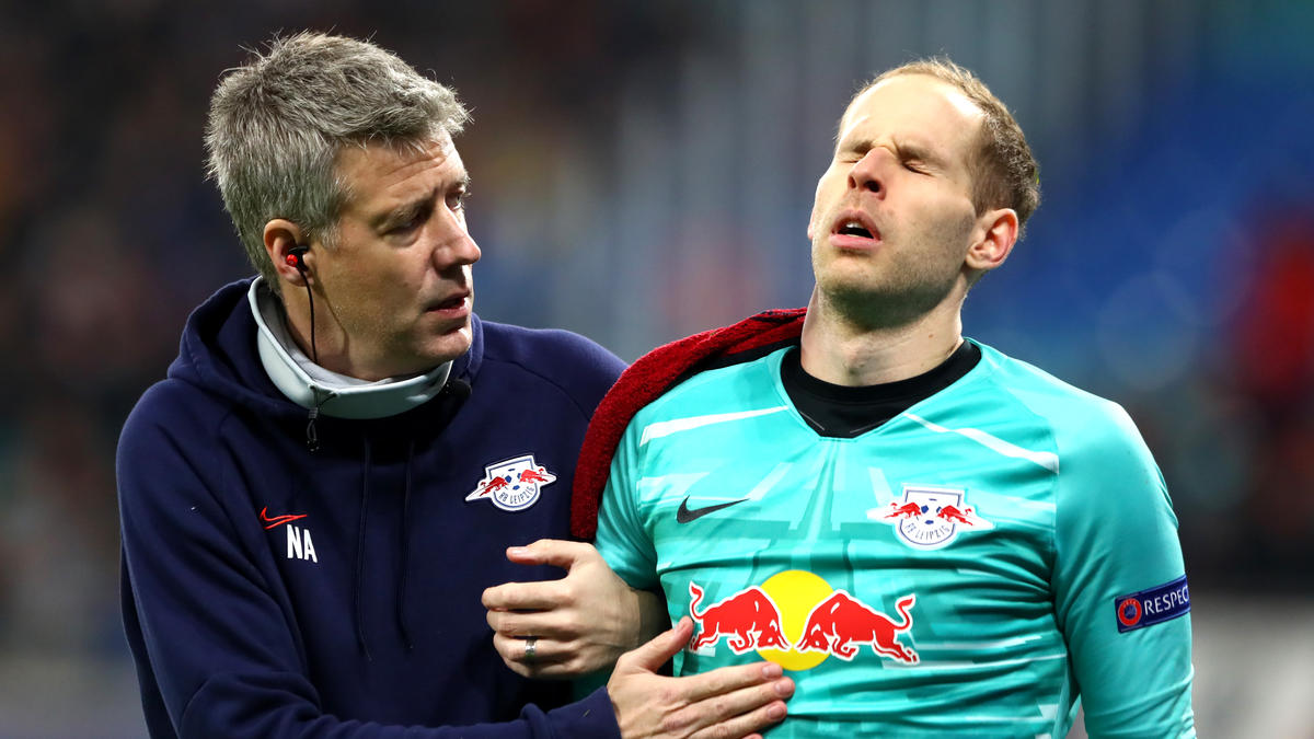 Rb Leipzig Peter Gulacsi Droht Mit Schadelprellung Auszufallen