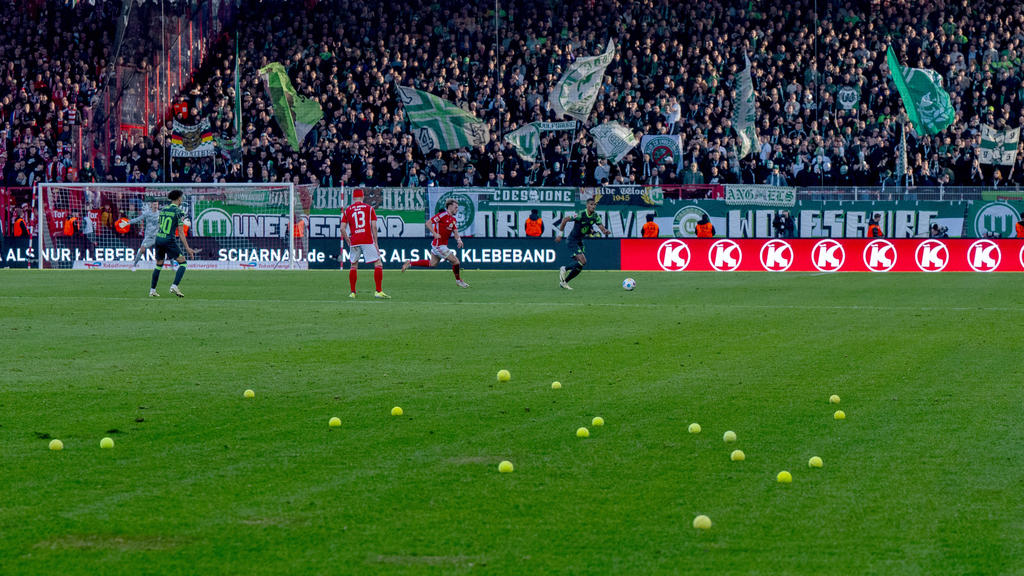 In der Bundesliga kommt es weiter zu Protesten gegen einen Investoren-Deal
