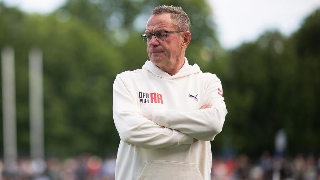 Trainer Ralf Rangnick leitet das Training der österreichischen Nationalmannschaft