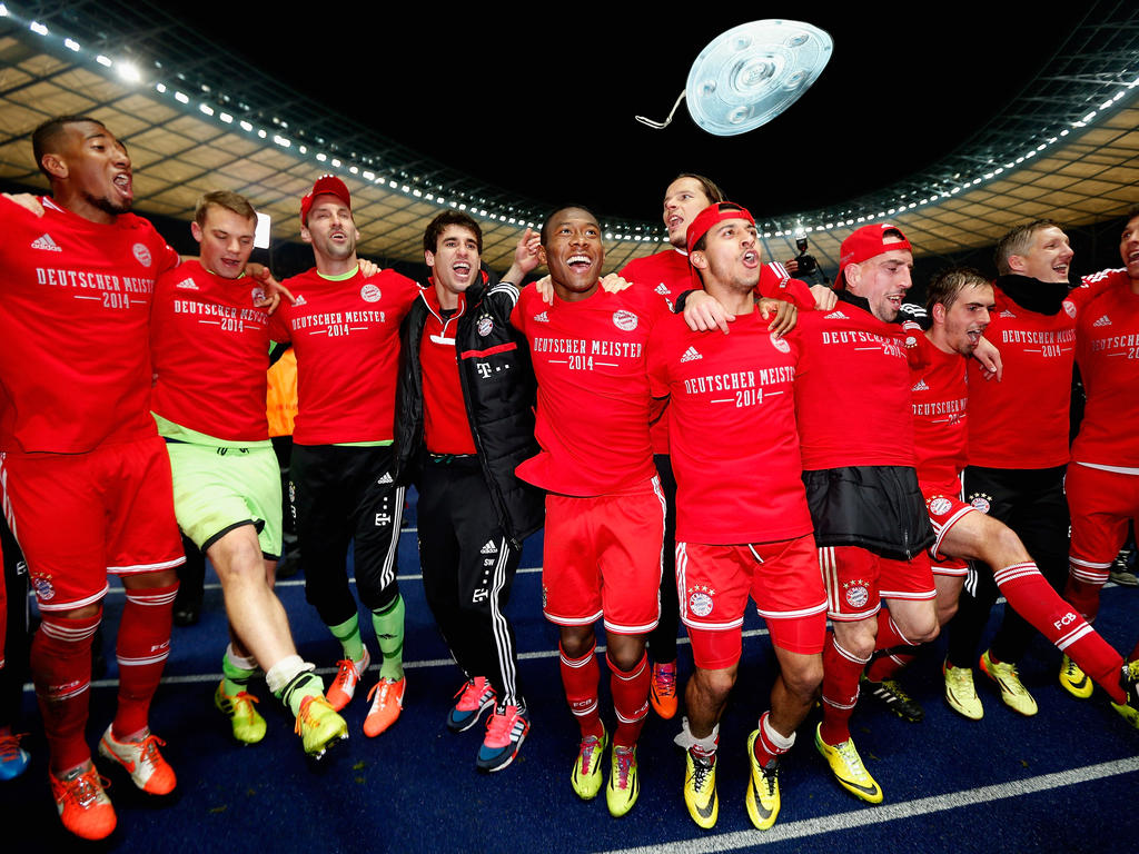 Die Spieler von Bayern München feiern den 24. Meistertitel