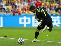 Toch nog een hoogtepuntje voor Spanje op het WK 2014 in Brazilië. Met een schot achter z'n standbeen langs schiet David Villa Spanje op een 1-0 voorsprong tegen Australië. (23-06-2014)