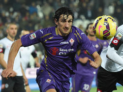 Fiorentinas Stefan Savić hat das Rund am 12. Dezember 2014 fest im Blick. Szene aus dem Serie-A-Spiel der Viola gegen Cesena.