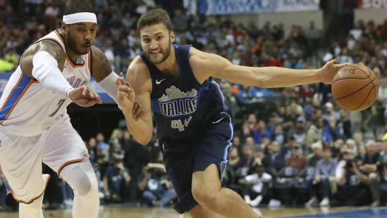 Hat sich langfristig an die Dallas Mavericks gebunden: Maximilian Kleber (r.) Hat sich langfristig an die Dallas Mavericks gebunden: Maximilian Kleber (r.)