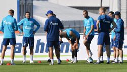 Omar Mascarell (2. v. l.) wird die Kapitänsbinde beim FC Schalke 04 tragen