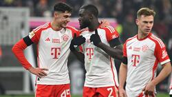 Verlässt Dayot Upamecano (m.) den FC Bayern?