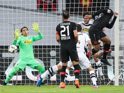 Ultras del Leverkusen serían los responsables del lanzamiento de los petardos. (Foto: Getty)