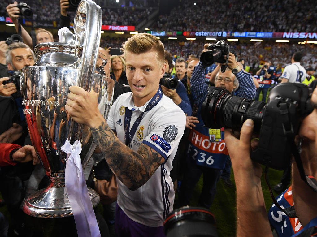 Toni Kroos hat den CL-Titel zum dritten Mal gewonnen Toni Kroos hat den CL-Titel zum dritten Mal gewonnen