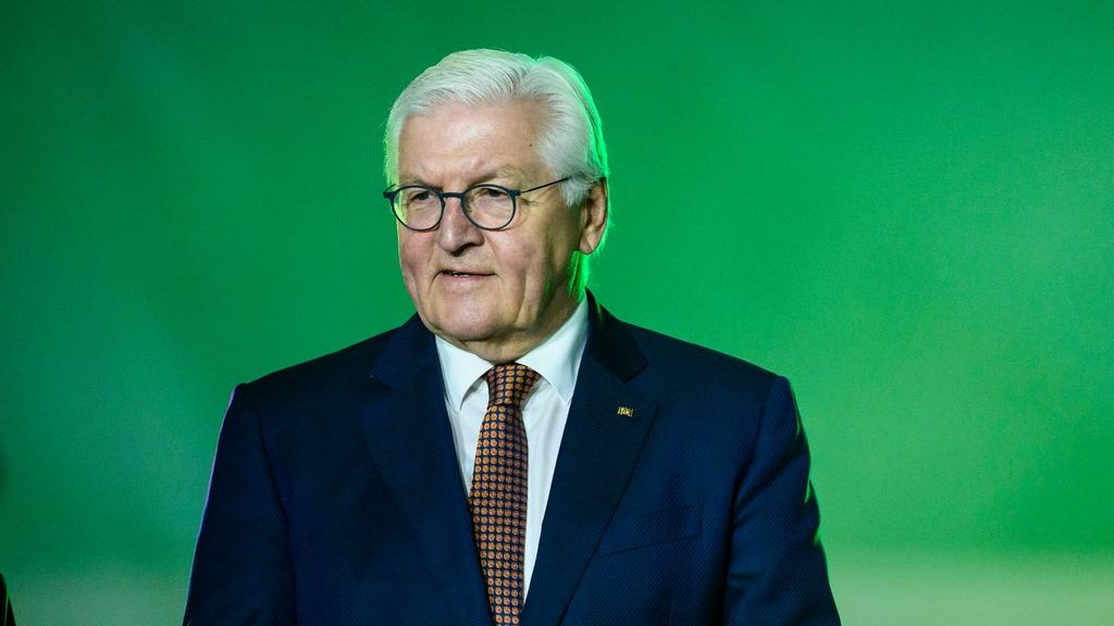 Bundespräsident Frank-Walter Steinmeier freut sich auf das 1000. Länderspiel