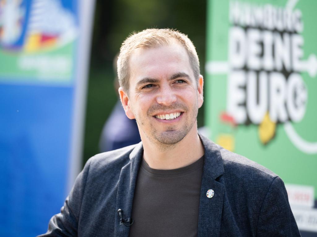 Aus Sicht von Philipp Lahm ist es entscheidend, dass der neue Bundestrainer schnell einen Spielstil entwickelt Aus Sicht von Philipp Lahm ist es entscheidend, dass der neue Bundestrainer schnell einen Spielstil entwickelt