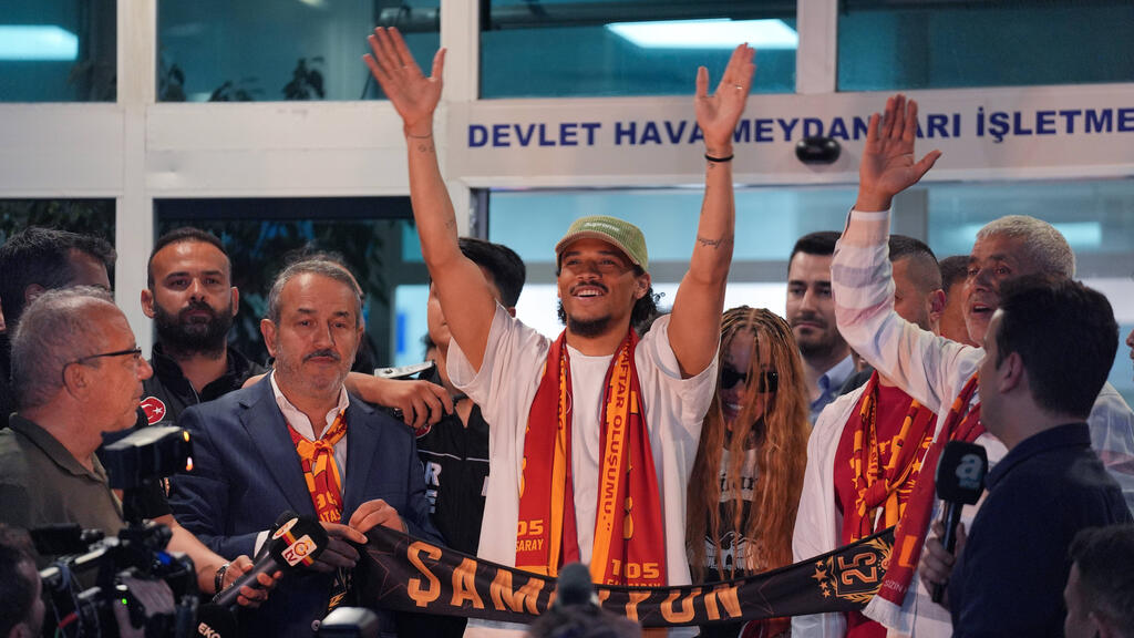 Sané lässt sich in Istanbul feiern