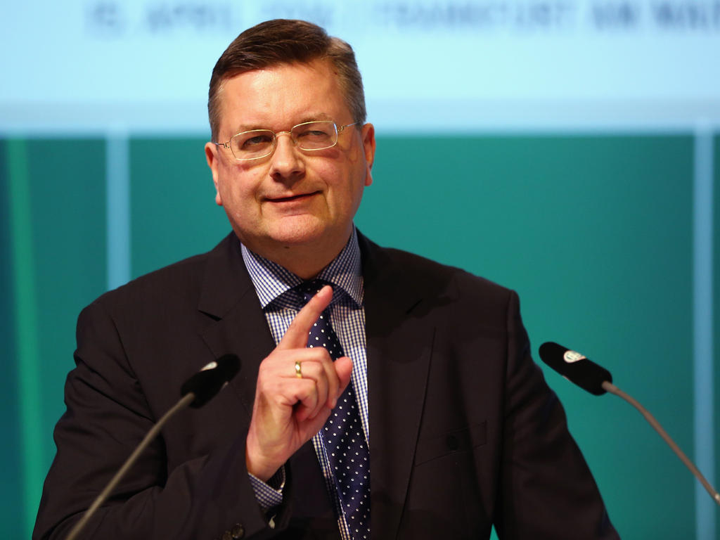 Reinhard Grindel soll den DFB wieder in ruhigere Fahrwasser lenken