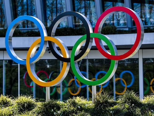 Die Olympischen Ringe am Eingang des IOC in Lausanne