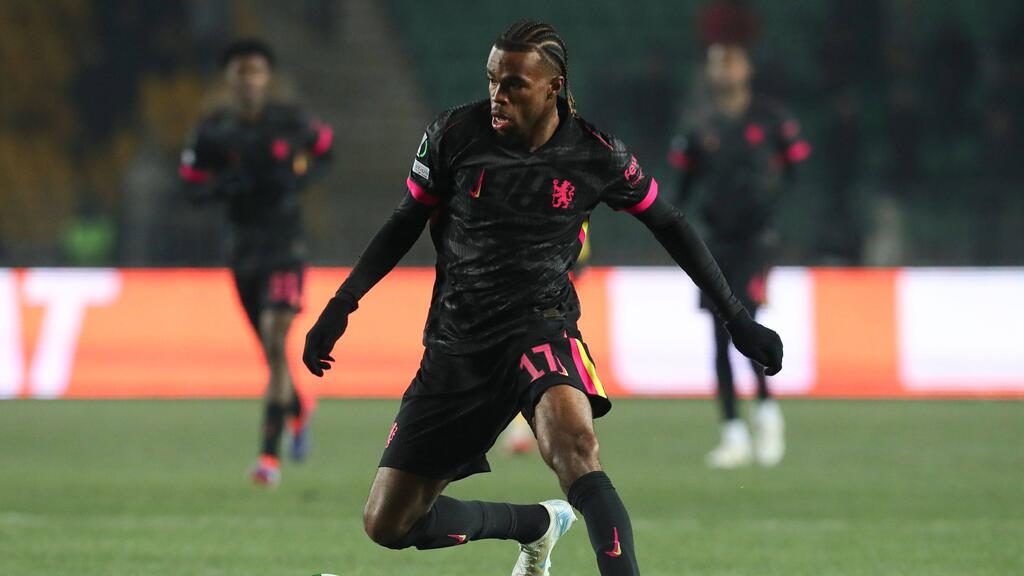 Carney Chukwuemeka steht angeblich vor einem Wechsel vo FC Chelsea zum BVB Carney Chukwuemeka steht angeblich vor einem Wechsel vo FC Chelsea zum BVB