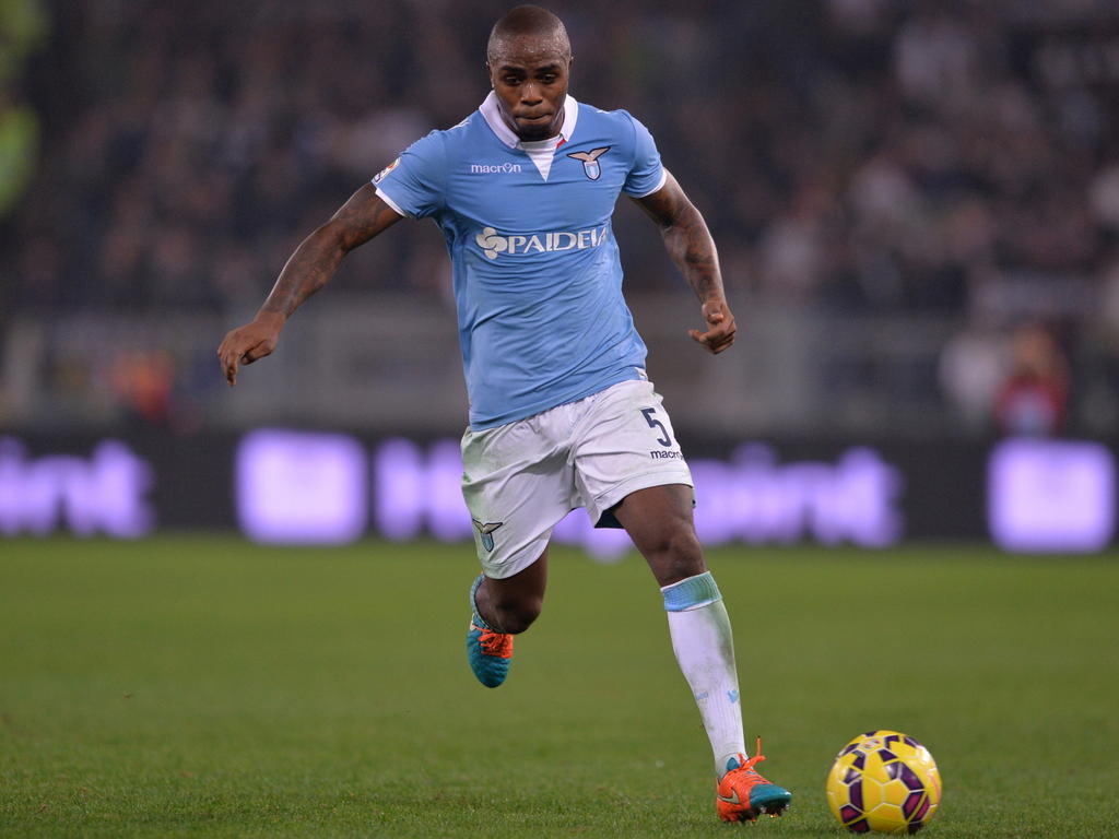 Edson Braafheid van Lazio is op stoom in het duel met Juventus. (22-11-2014) Edson Braafheid van Lazio is op stoom in het duel met Juventus. (22-11-2014)
