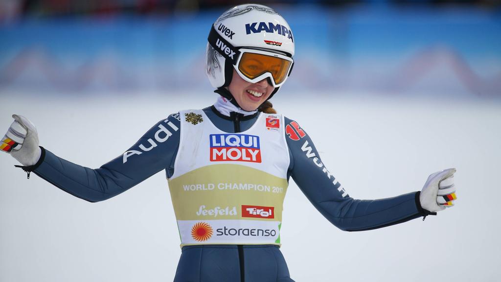 Juliane Seyfarth und die deutsche Mannschaft sind zu Gold gesprungen Juliane Seyfarth und die deutsche Mannschaft sind zu Gold gesprungen