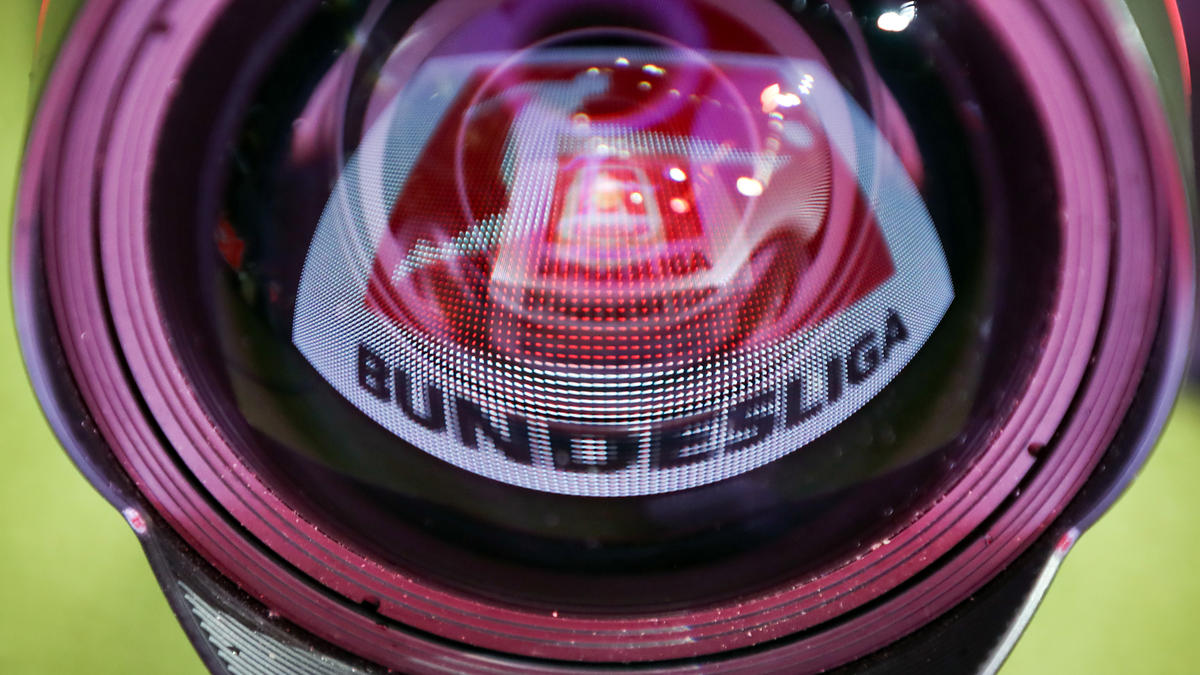 Die Bundesliga wird von den Top-Ligen bei den Transferausgaben übertroffen Die Bundesliga wird von den Top-Ligen bei den Transferausgaben übertroffen