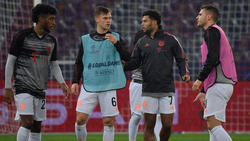 Kingsley Coman (l.) und Serge Gnabry (3.v.l.) sind beim FC Bayern gesetzt