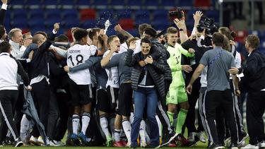 Die U21-Spieler jubeln nach dem Spiel