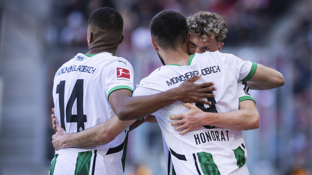 Alassane Pléa (l.) könnte Borussia Mönchengladbach noch verlassen Alassane Pléa (l.) könnte Borussia Mönchengladbach noch verlassen