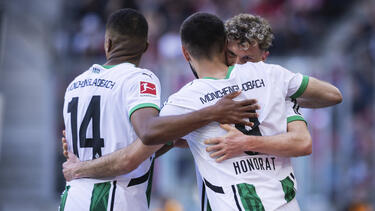 Alassane Pléa (l.) könnte Borussia Mönchengladbach noch verlassen