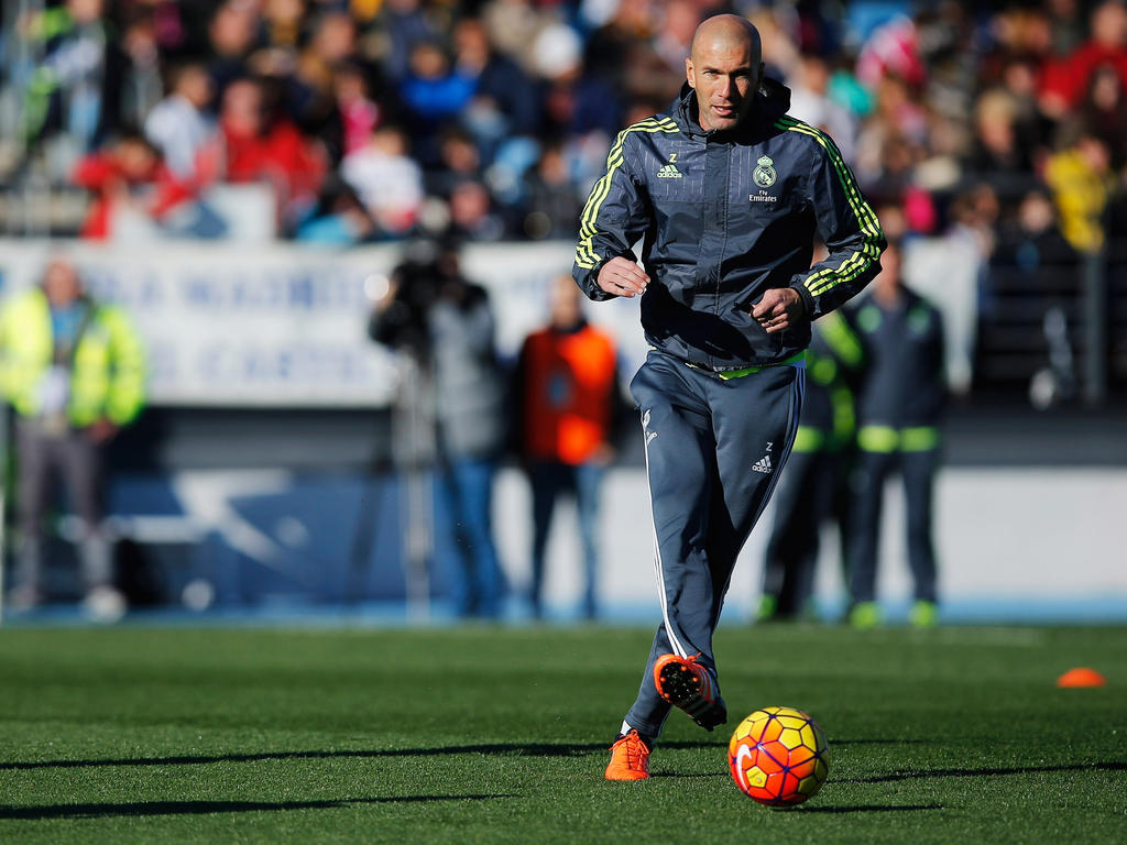 Zidane, durante su primer entrenamiento como entrenador del Madrid. (Foto: Getty)