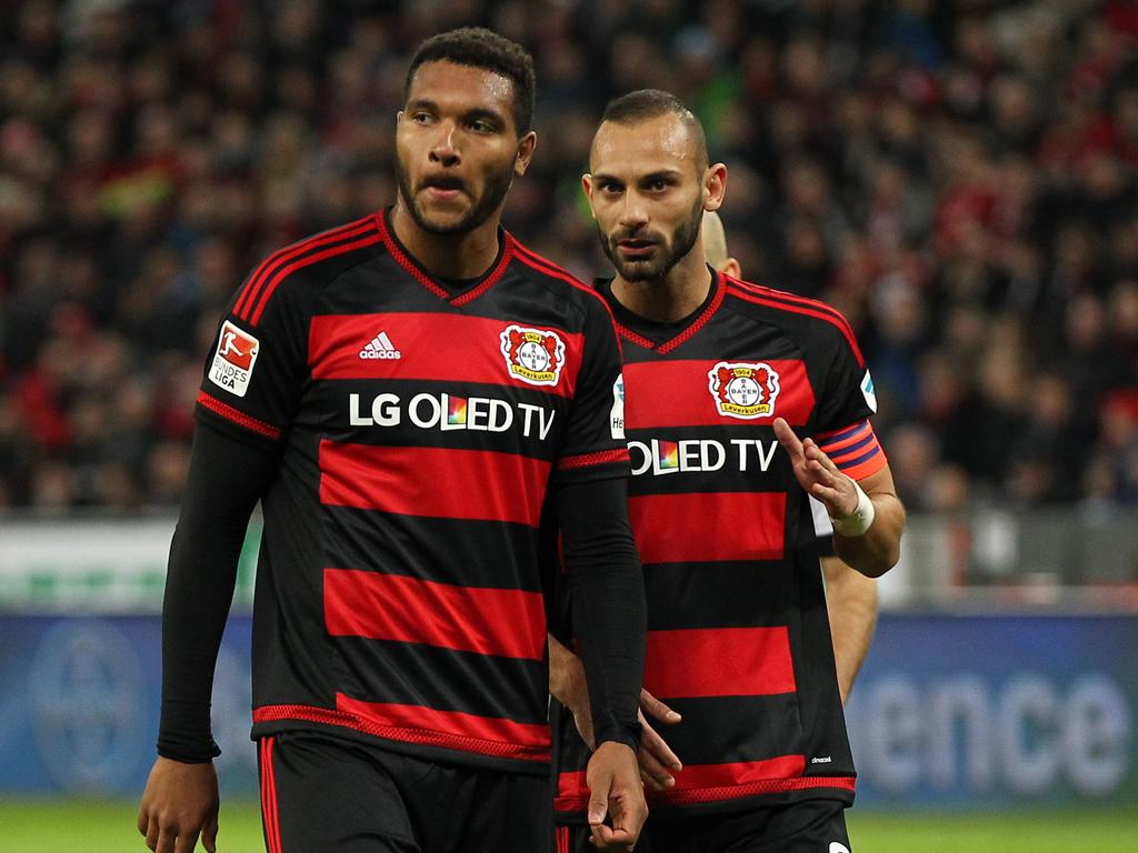 Jonathan Tah (l.) und Ömer Toprak (r.) bilden das Leverkusener Abwehr-Bollwerk Jonathan Tah (l.) und Ömer Toprak (r.) bilden das Leverkusener Abwehr-Bollwerk