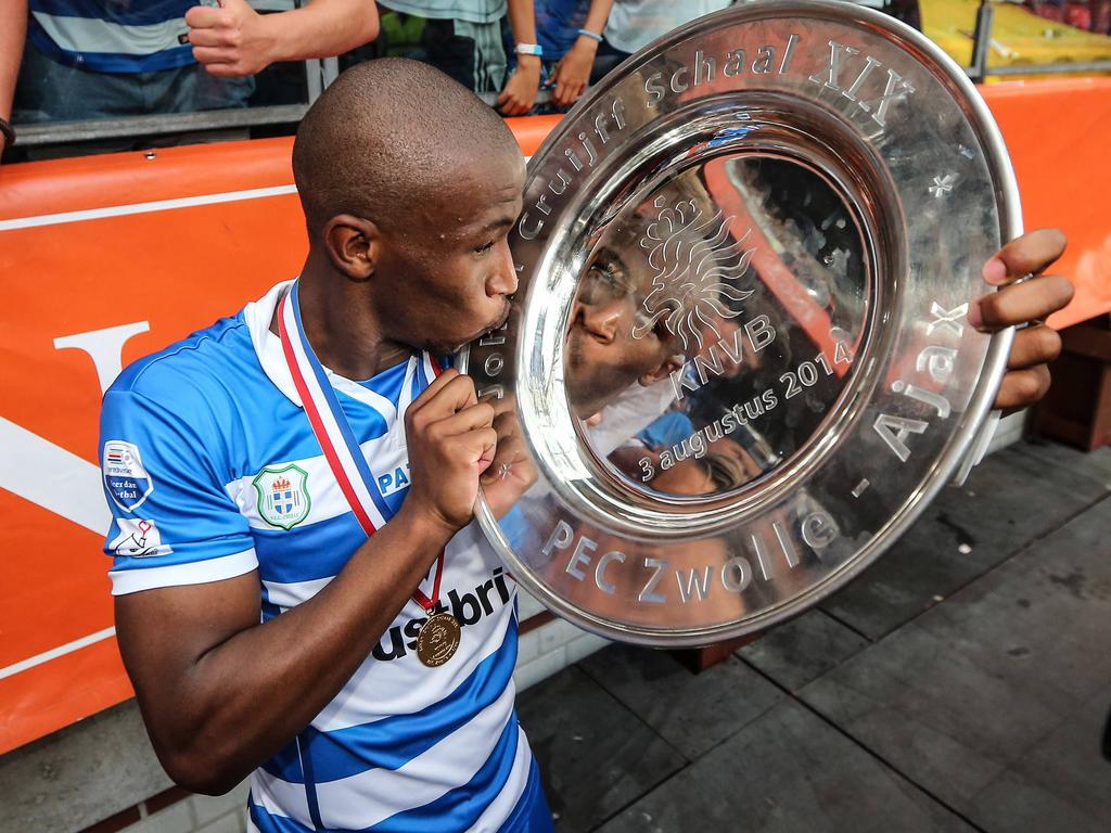 Kamohelo Mokotjo kust de Johan Cruijff Schaal. (3-8-2014) Kamohelo Mokotjo kust de Johan Cruijff Schaal. (3-8-2014)