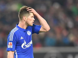 Klaas Jan Huntelaar van Schalke 04 zit met de handen in z'n haar tijdens het competitieduel met VfB Stuttgart. (06-12-2014)