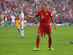 Thomas Müller celebra la diana que le dio la victoria a los suyos al final. (Foto: Getty)