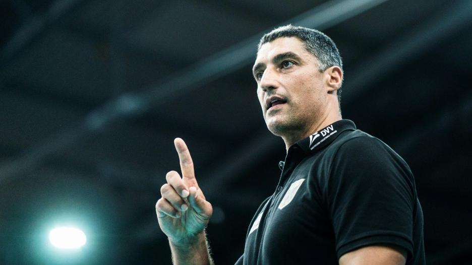 Andrea Giani und seine Mannschaft verlor gegen Italien Andrea Giani und seine Mannschaft verlor gegen Italien