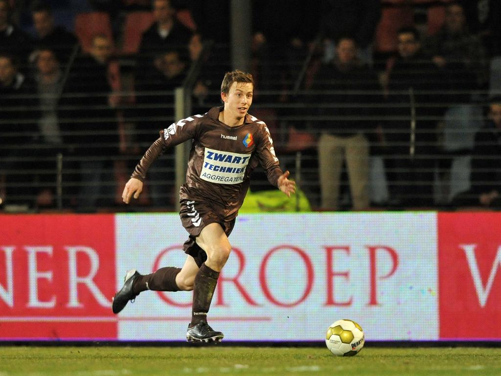 Jeroen Tesselaar stoomt op tijdens de wedstrijd FC Den Bosch - SC Telstar. (11-03-2015) Jeroen Tesselaar stoomt op tijdens de wedstrijd FC Den Bosch - SC Telstar. (11-03-2015)