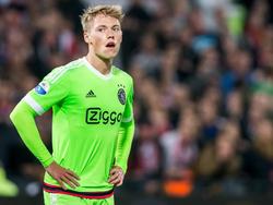 Viktor Fischer krijgt tijdens de bekerkraker Feyenoord - Ajax de eerste grote kans van de wedstrijd, maar hij slaagt er niet in om de mogelijkheid te benutten. Dat hij de score had moeten openen, beseft hij maar al te goed. (28-10-2015)