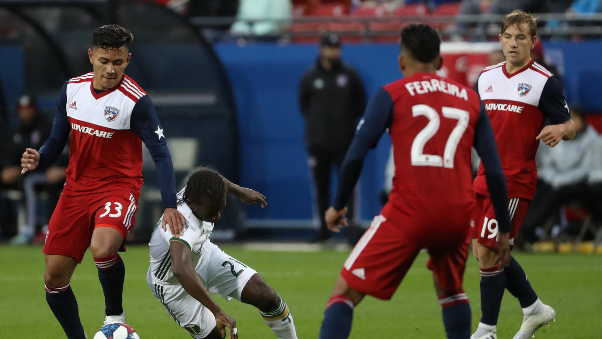 Edwin Cerrillo (l.) trainiert derzeit beim FC Bayern Edwin Cerrillo (l.) trainiert derzeit beim FC Bayern