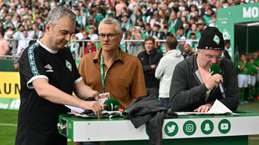 Christian Stoll (r.) ist nicht mehr Stadionsprecher von Werder Bremen