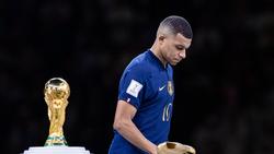 Musste nach dem Finale am WM-Pokal vorbeigehen: Kylian Mbappé