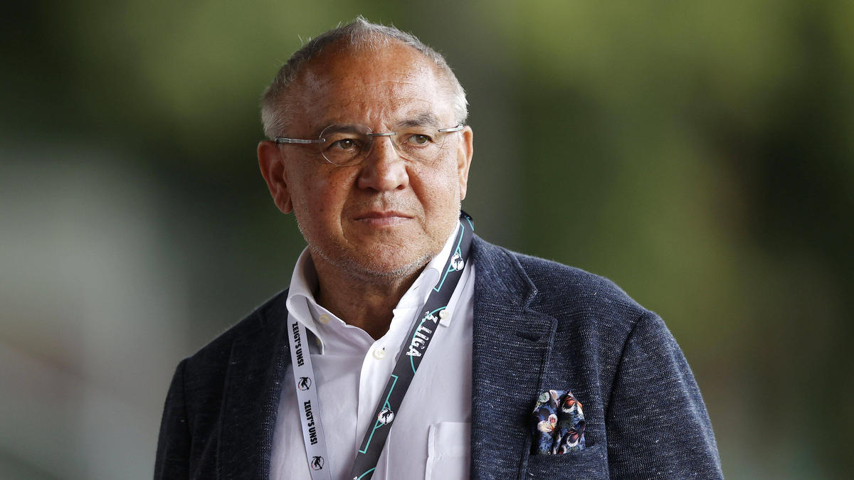 Laut Felix Magath muss der HSV aufsteigen Laut Felix Magath muss der HSV aufsteigen