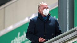 Am Ende trug FC-Bayern-Boss Karl-Heinz Rummenigge auf Schalke doch wieder eine FFP2-Maske
