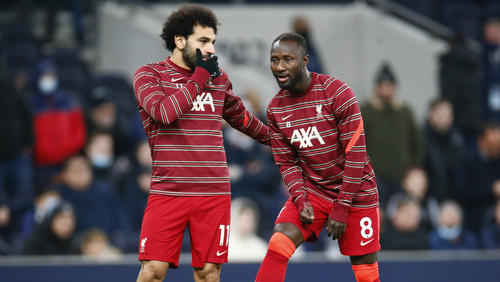 Naby Keita (r.) zieht es wohl zu Werder Bremen statt zum BVB