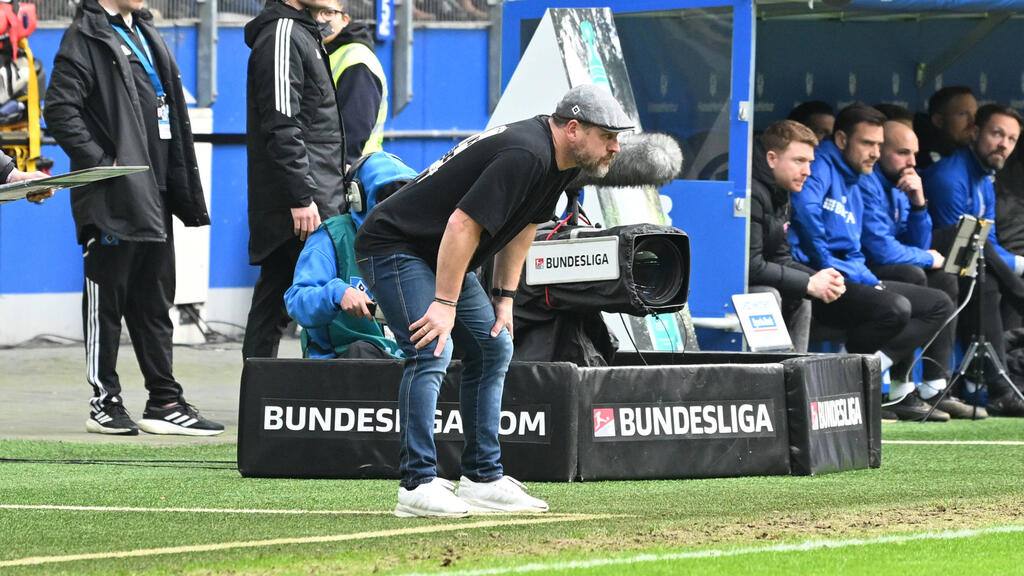 Steffen Baumgart steht bei zwei Siegen und zwei Niederlagen als HSV-Trainer
