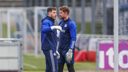 Marius Müller (l.) könnte dem FC Schalke 04 den Rücken kehren