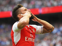 Abschiedskuss? Borussia Dortmund soll an Olivier Giroud interessiert sein