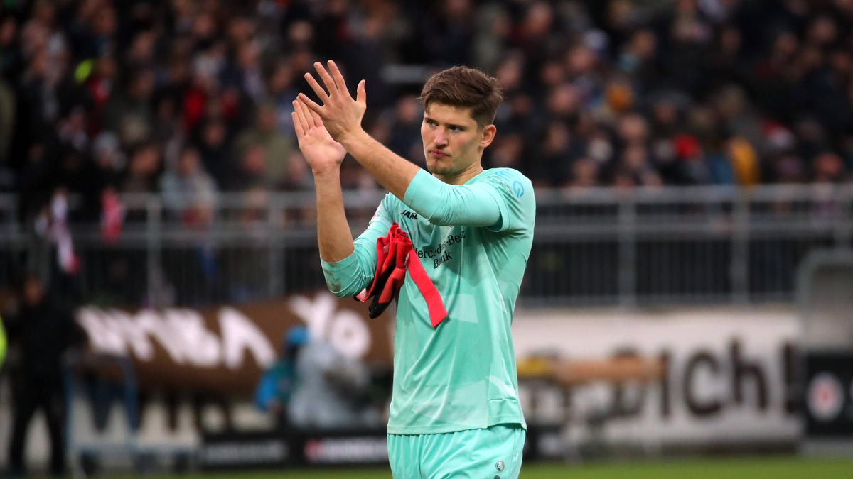 Gregor Kobel steht beim VfB Stuttgart wieder regelmäßig im Tor Gregor Kobel steht beim VfB Stuttgart wieder regelmäßig im Tor